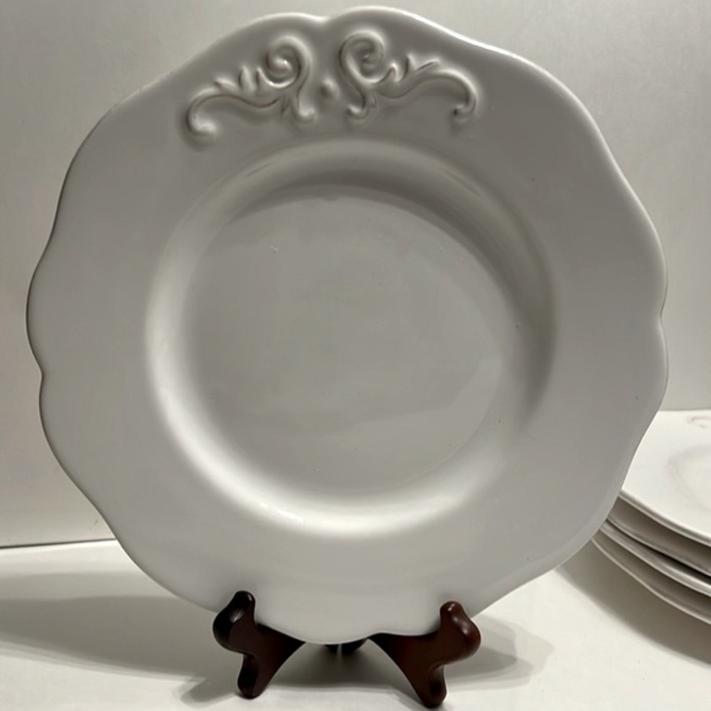 SUR LA TABLE 9” Plates. PORTUGAL